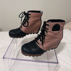 Sorel Tan And Black Wedge Boots